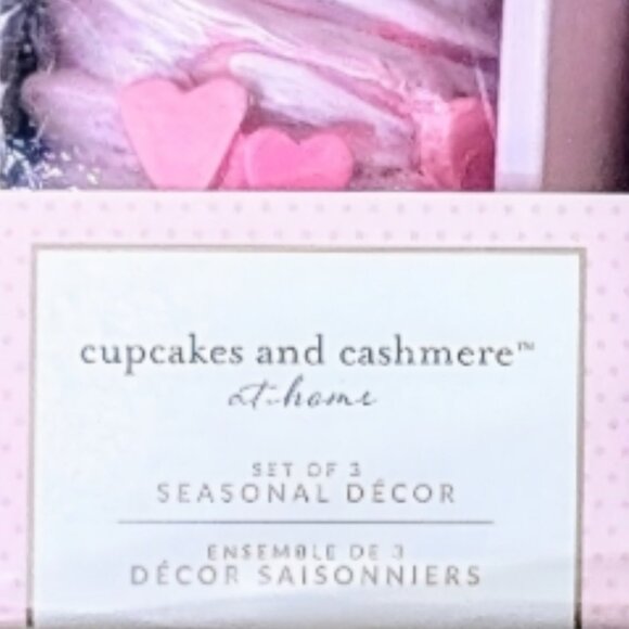 Cupcakes and Cashmere -Set of 3-Valentine Cupcakes 🧁 Seasonal Decor -NIB - Picture 6 of 12